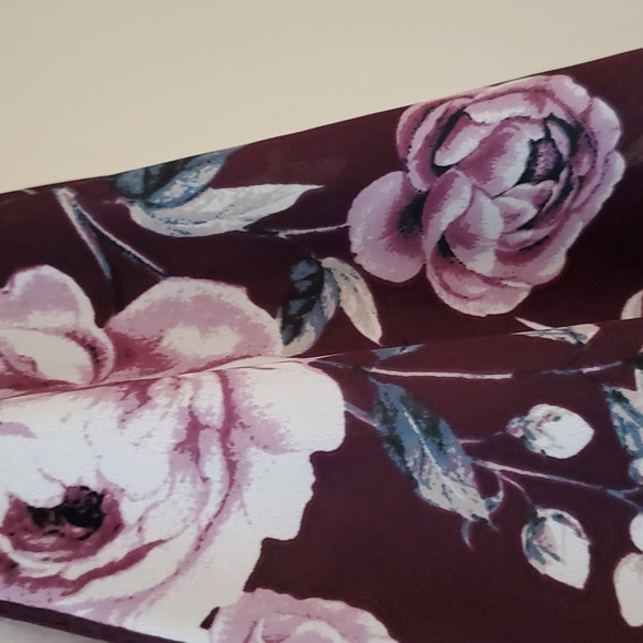 Charlotte Russe Floral Crop Top - Size Medium - Picture 3 of 6